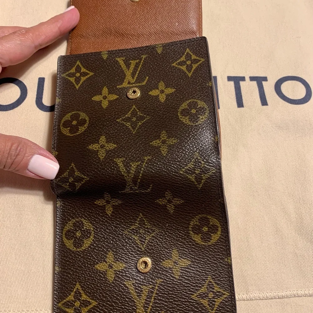 Louis Vuitton Portefeiulle Ellie’s Trifold Wallet - Picture 10 of 12
